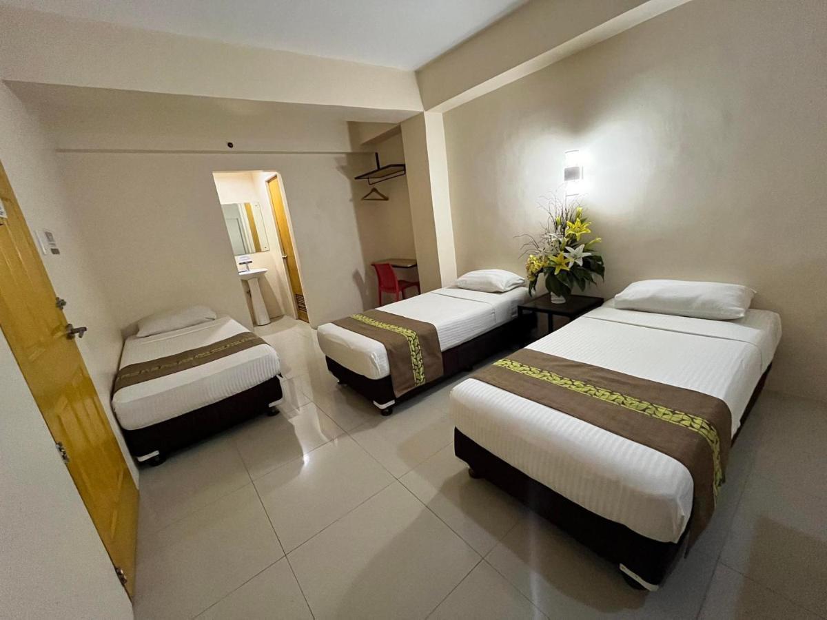 Eon Centennial Express Hotel Илоило Экстерьер фото