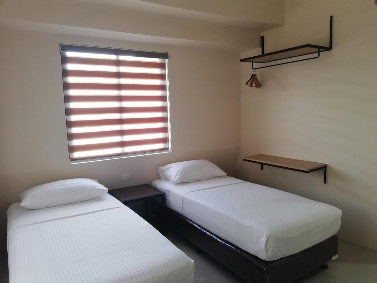 Eon Centennial Express Hotel Илоило Экстерьер фото